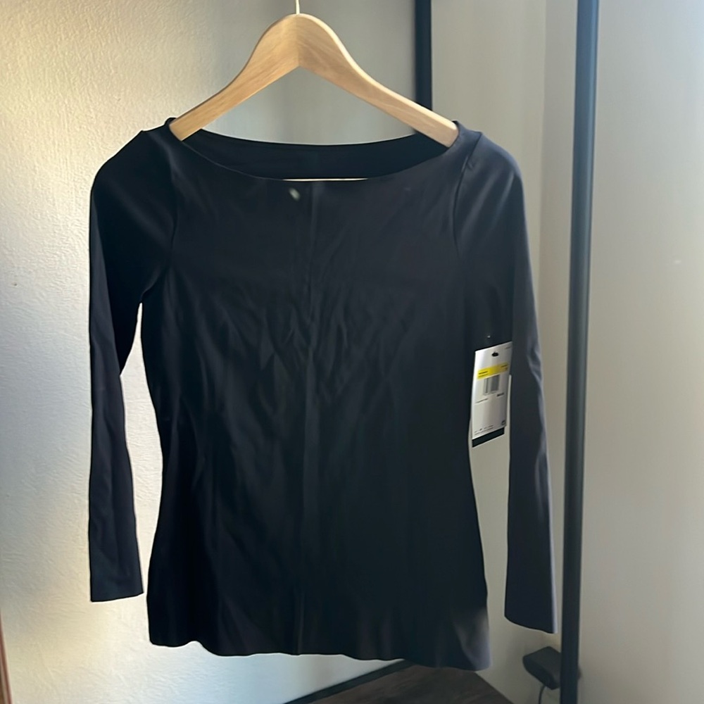 Black Nike yoga top